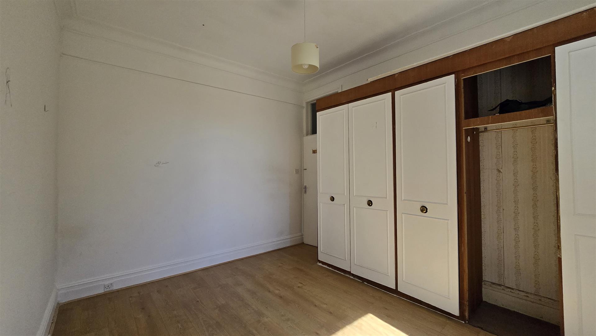 3 bed flat for sale in Elgin Avenue, London 16