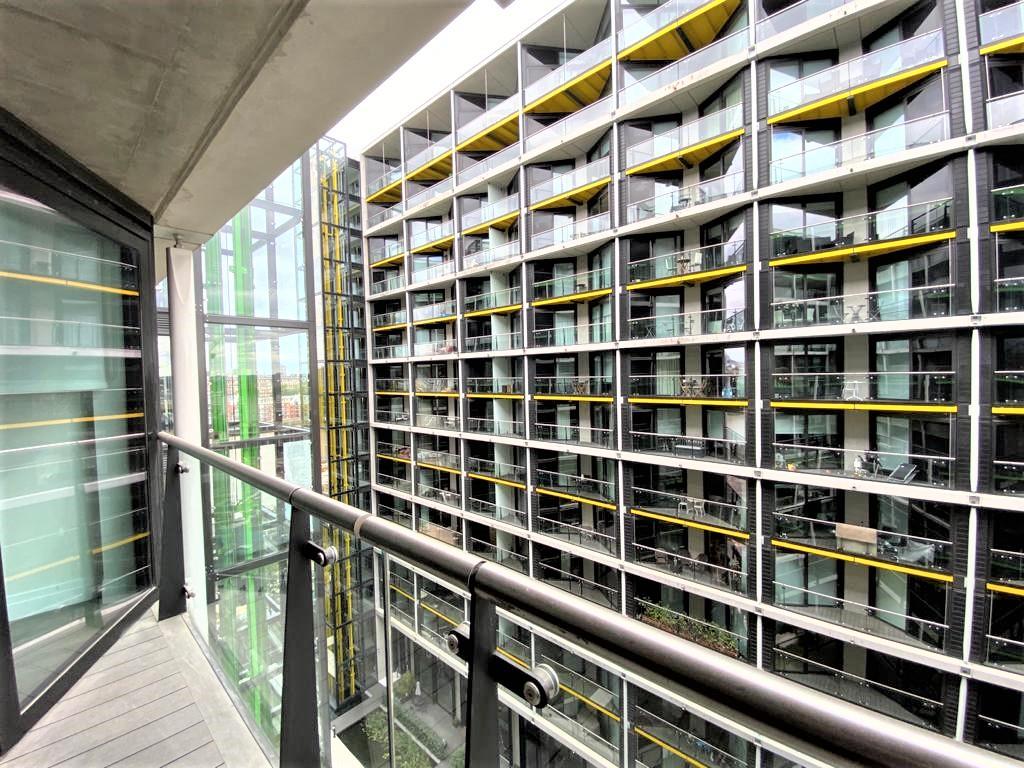 2 bed apartment for sale in Riverlight Quay, London 9