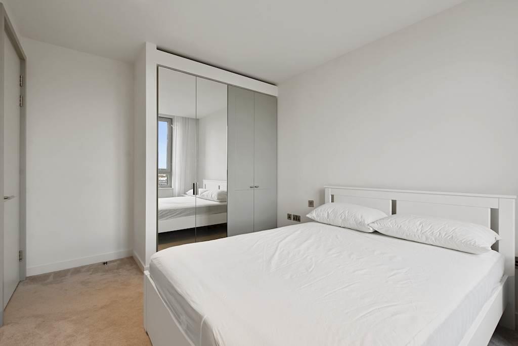 1 bed flat for sale in Edgware Road, London 9