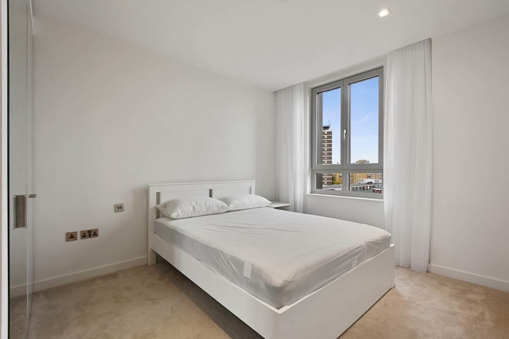 1 bed flat for sale in Edgware Road, London 10