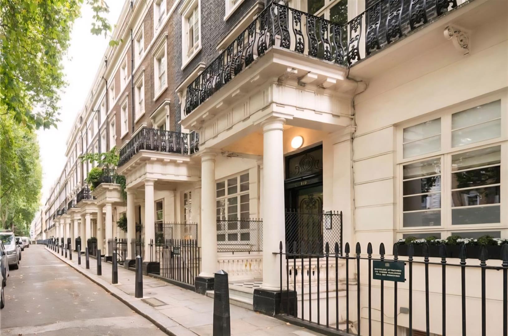 2 bed flat for sale in Sussex Gardens, London, W2 2