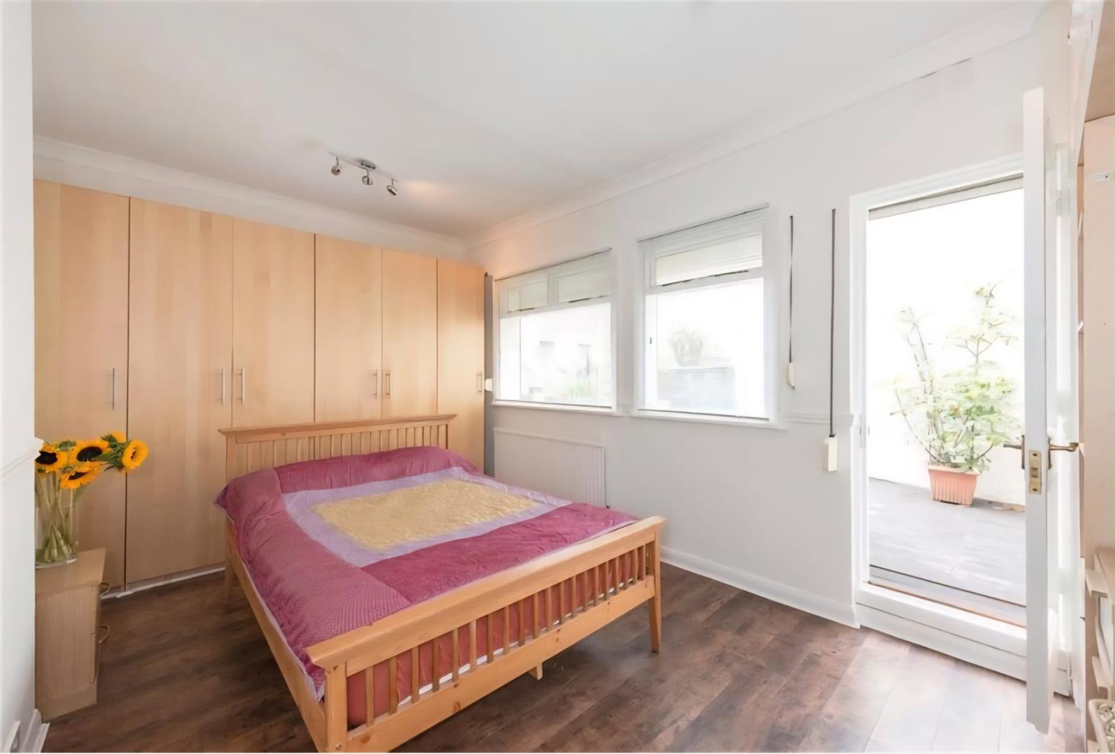 2 bed flat for sale in Sussex Gardens, London 5