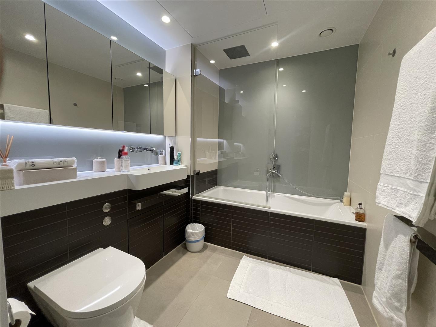 2 bed house to rent in Circus Road West, London  - Property Image 8