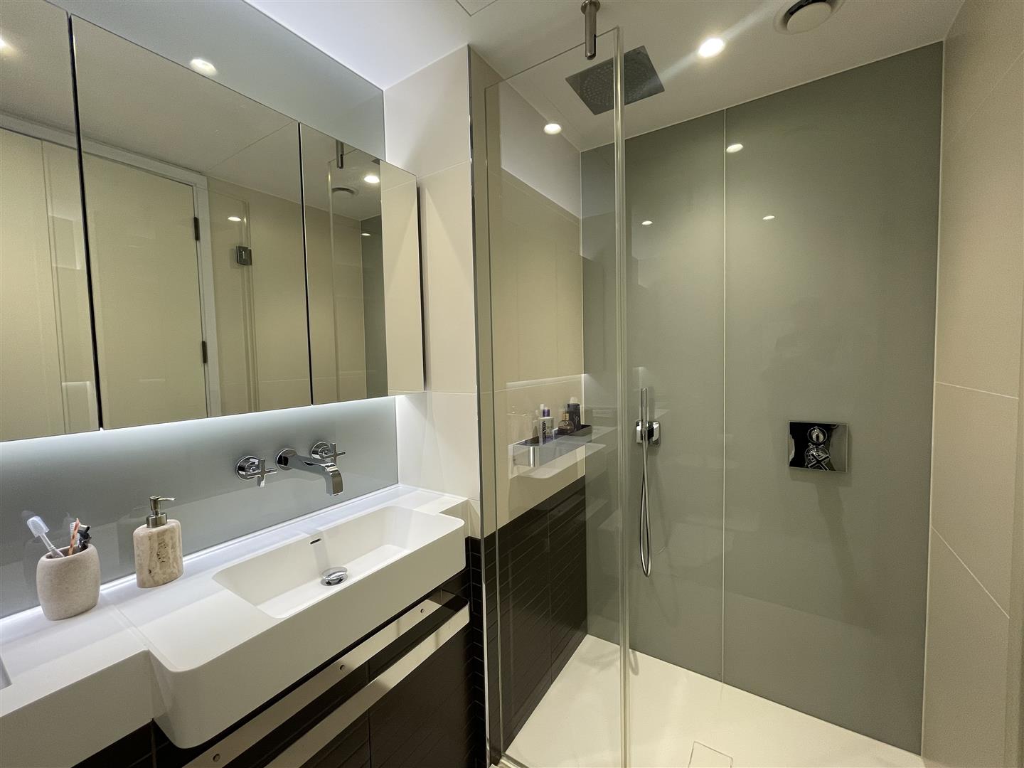 2 bed house to rent in Circus Road West, London  - Property Image 11