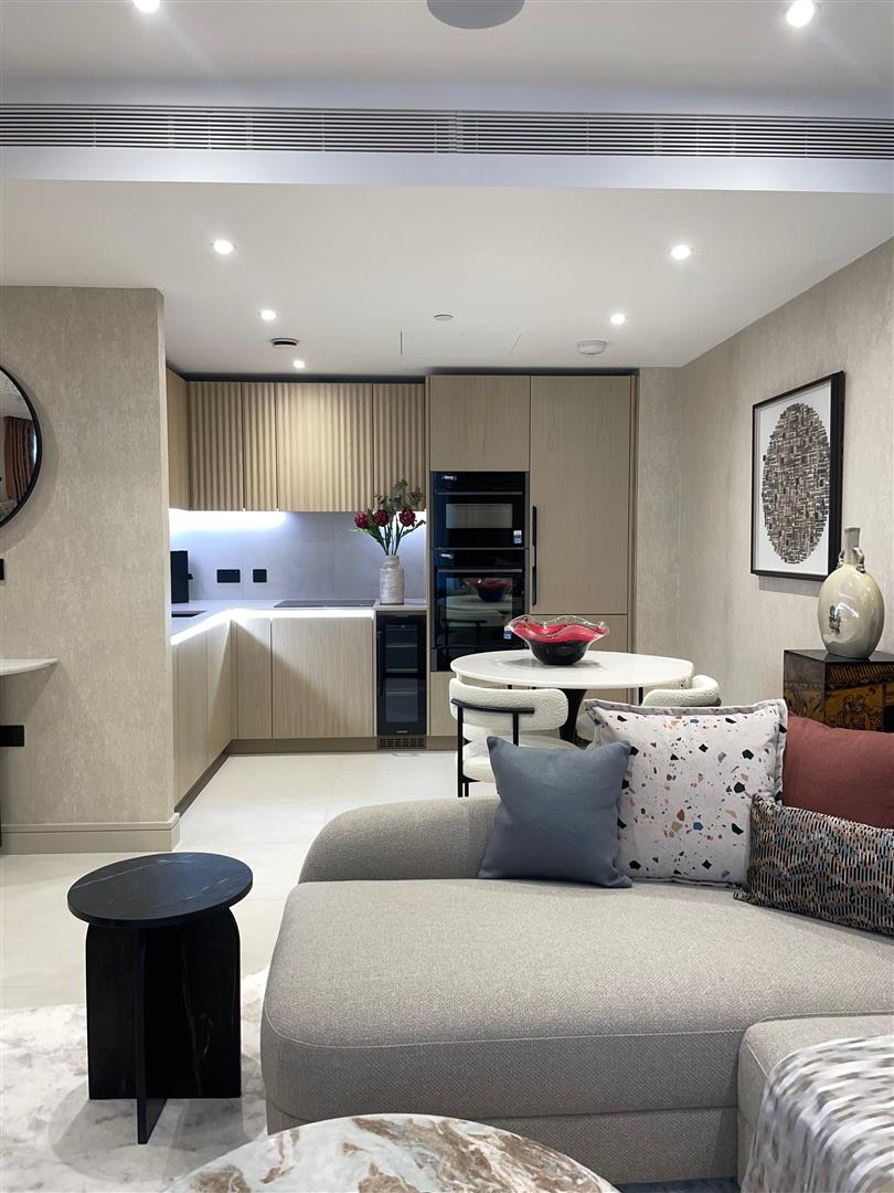 2 bed flat to rent in Linear Place, London 16