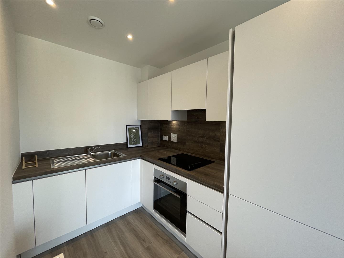 1 bed flat to rent in Brook Avenue, London  - Property Image 3
