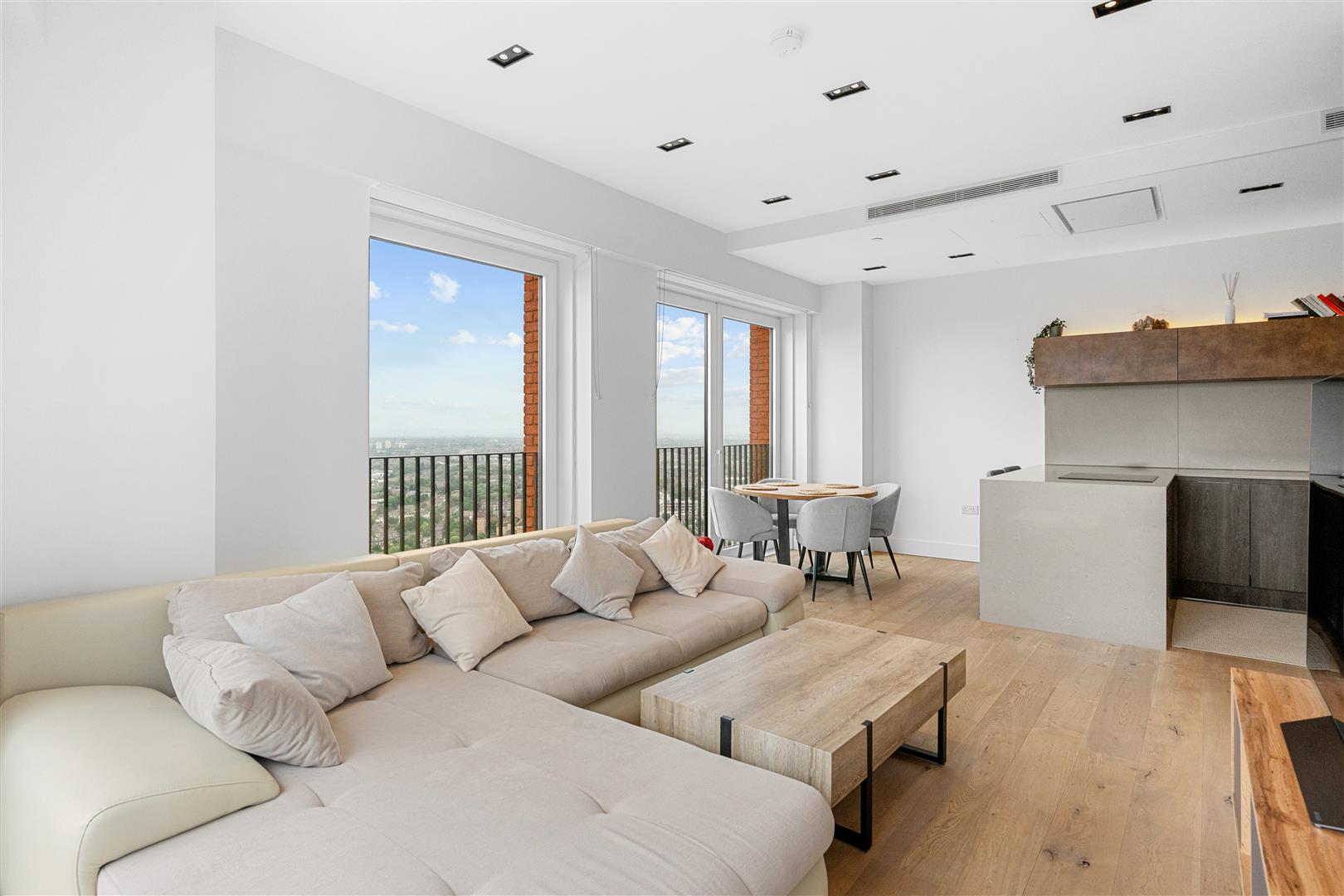 2 bed flat for sale in Exchange Gardens, London 1