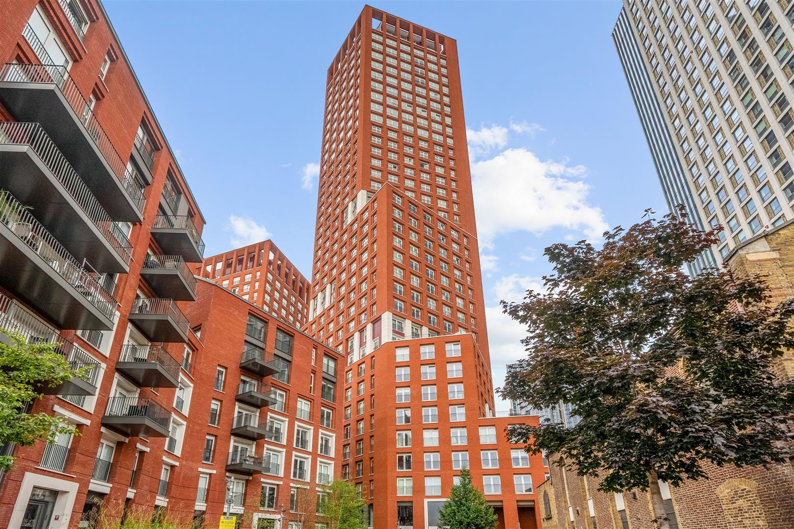 2 bed flat for sale in Exchange Gardens, London 18