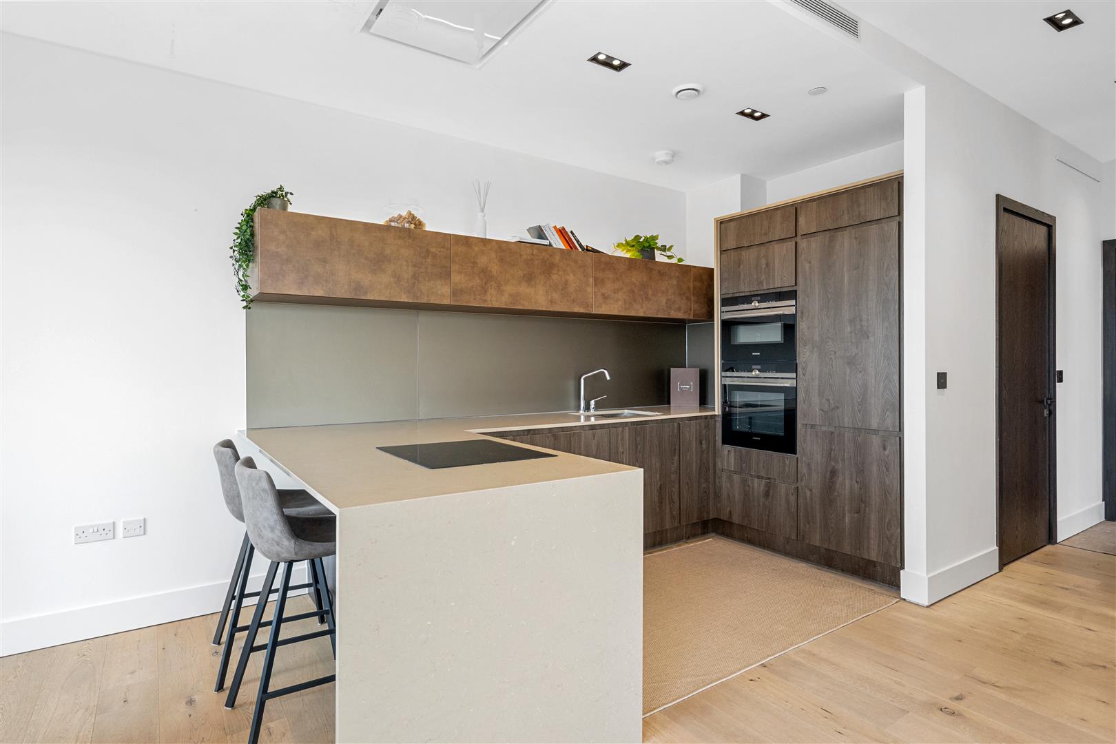 2 bed flat for sale in Exchange Gardens, London  - Property Image 6