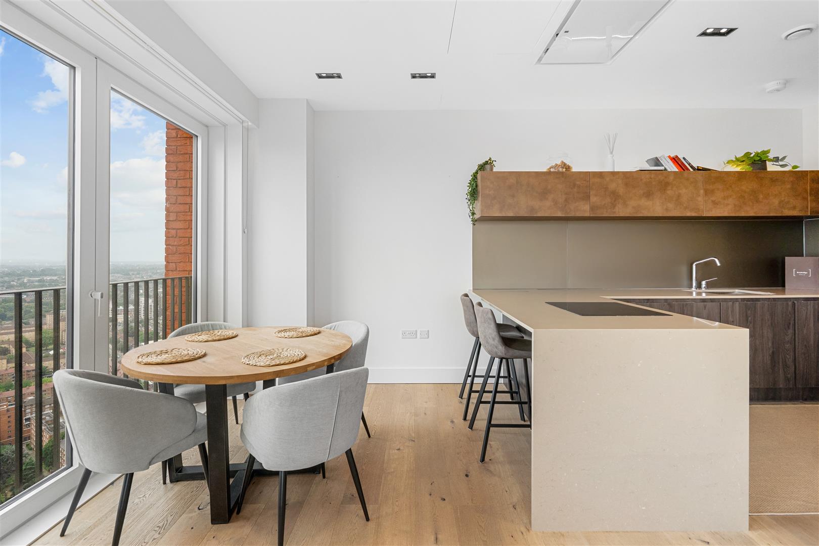 2 bed flat for sale in Exchange Gardens, London 6