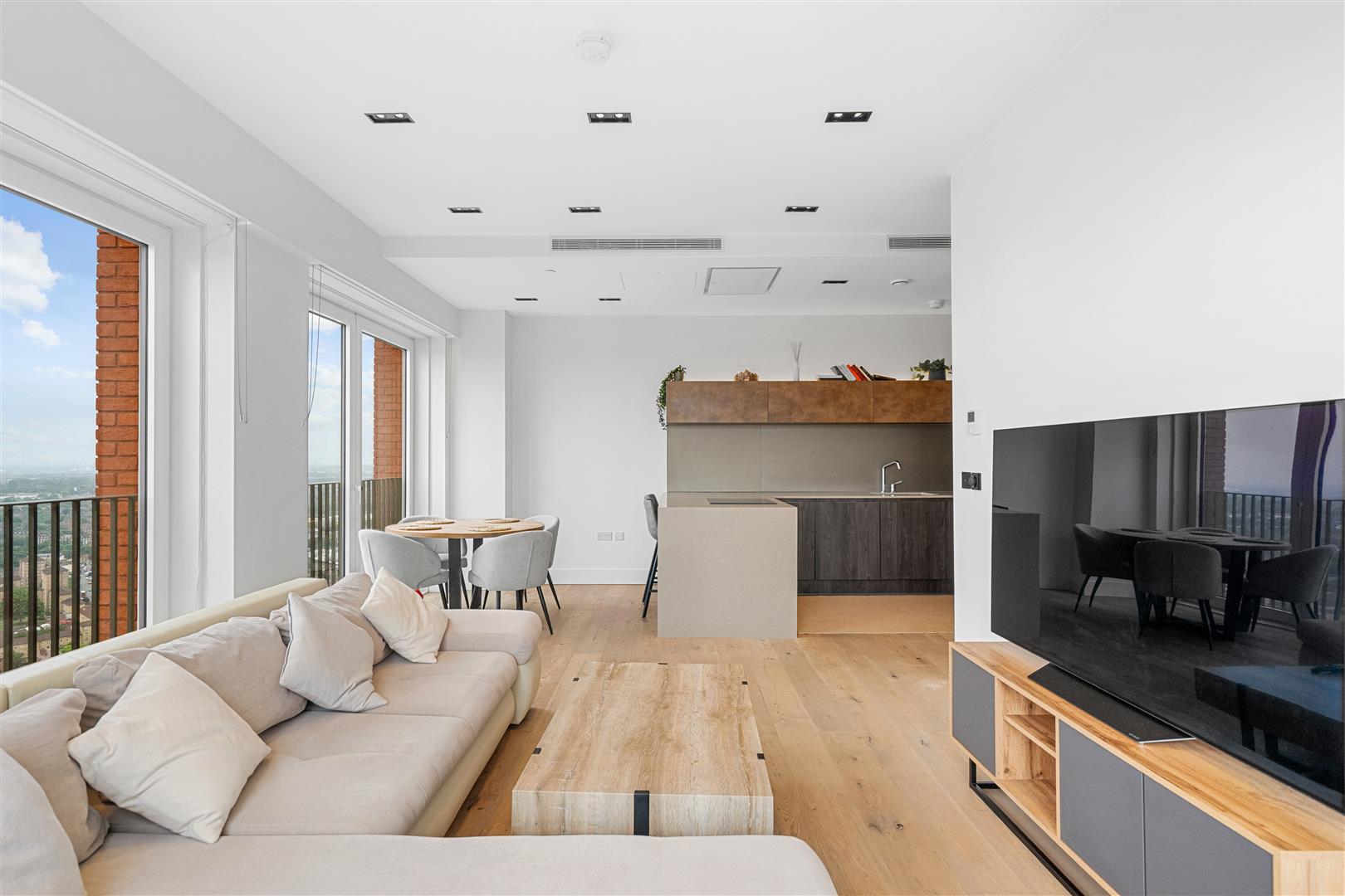 2 bed flat for sale in Exchange Gardens, London 3