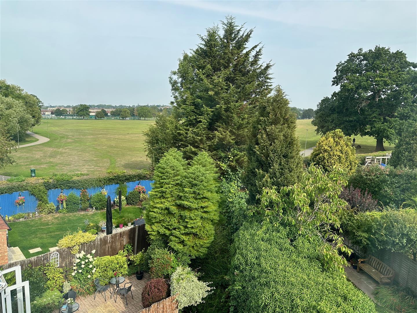 4 bed house for sale in Western Way, Barnet  - Property Image 3