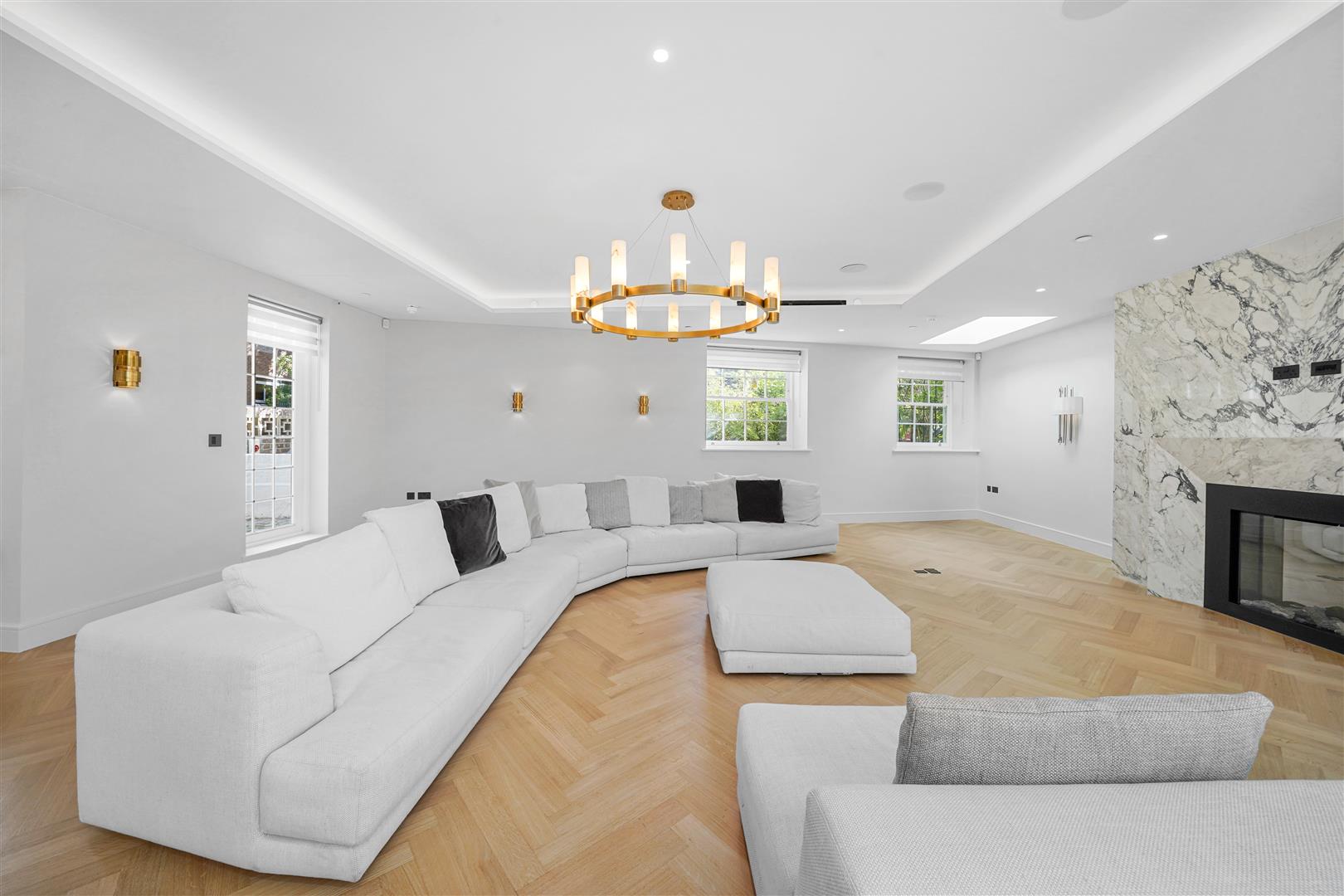 6 bed flat for sale in Princes Gate Mews, London - Property Image 1