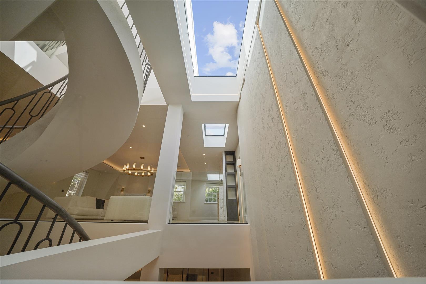 6 bed flat for sale in Princes Gate Mews, London  - Property Image 12