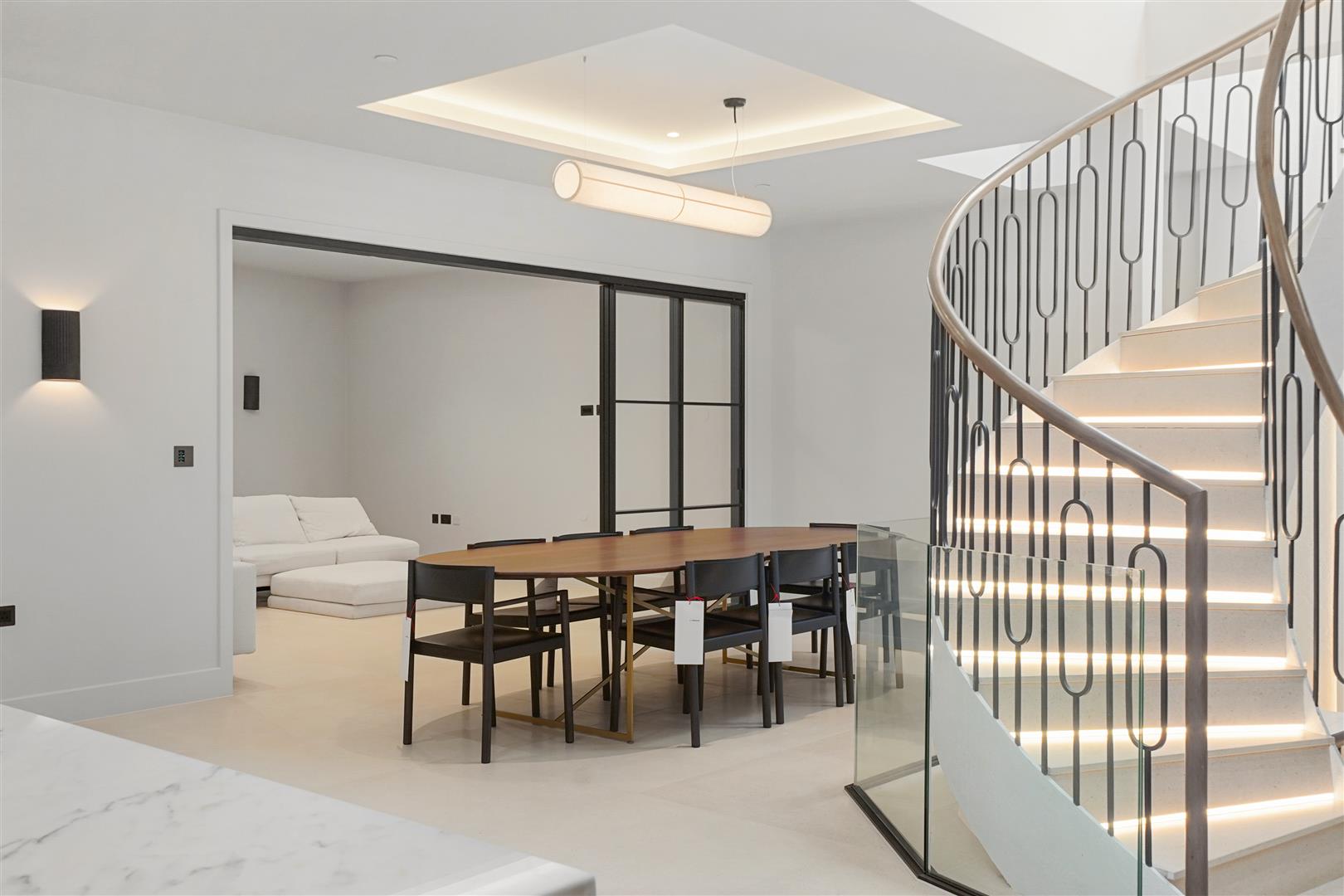 6 bed flat for sale in Princes Gate Mews, London  - Property Image 19