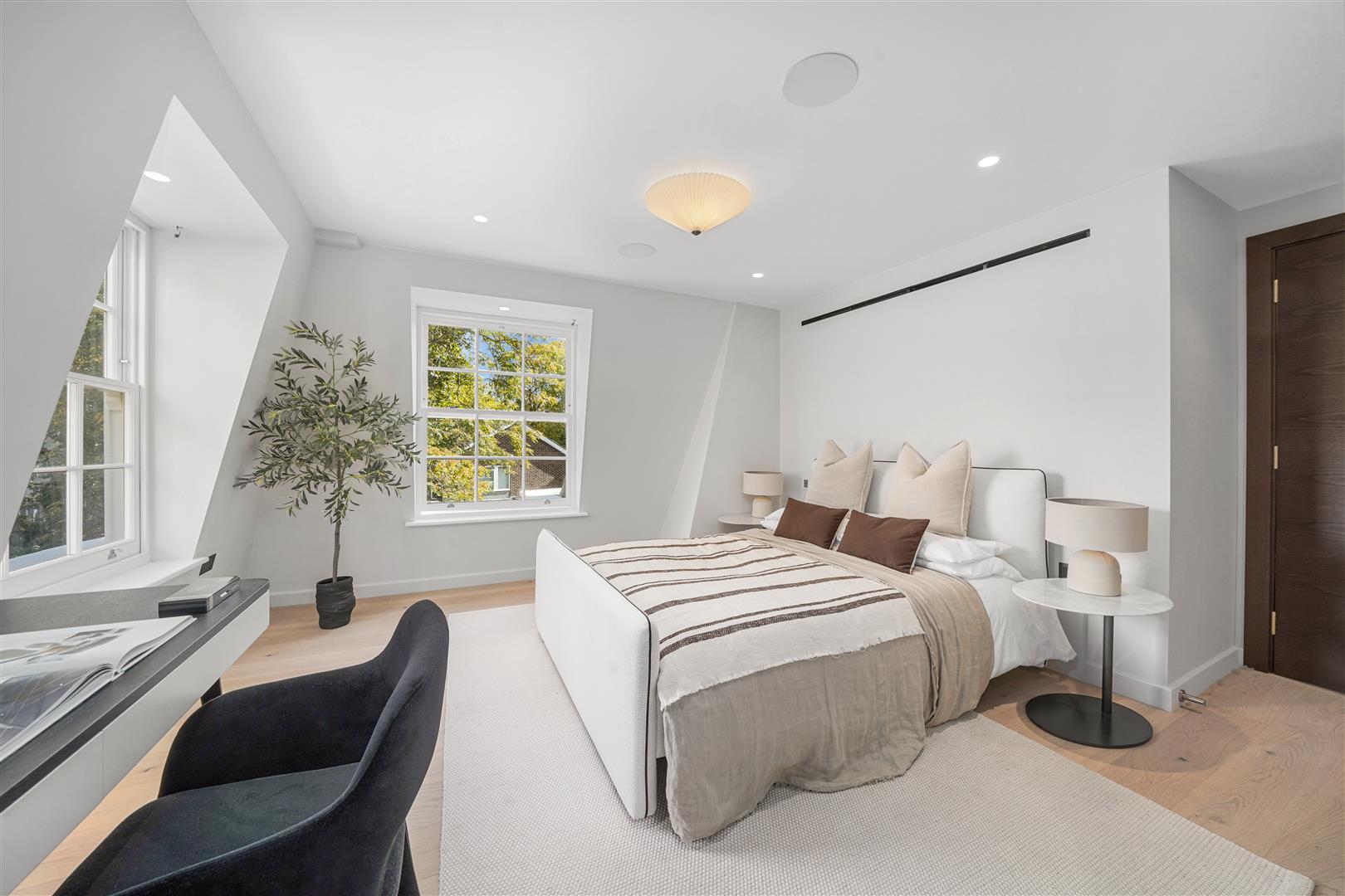 6 bed flat for sale in Princes Gate Mews, London  - Property Image 45