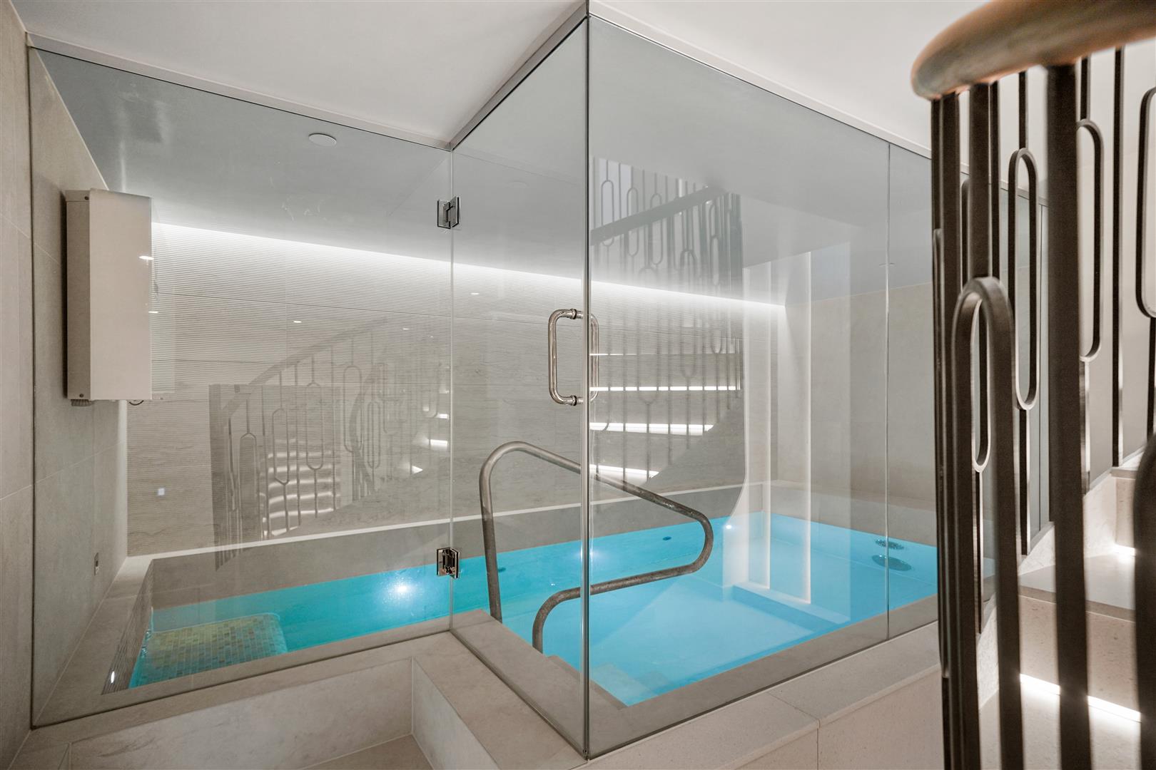 6 bed flat for sale in Princes Gate Mews, London  - Property Image 69