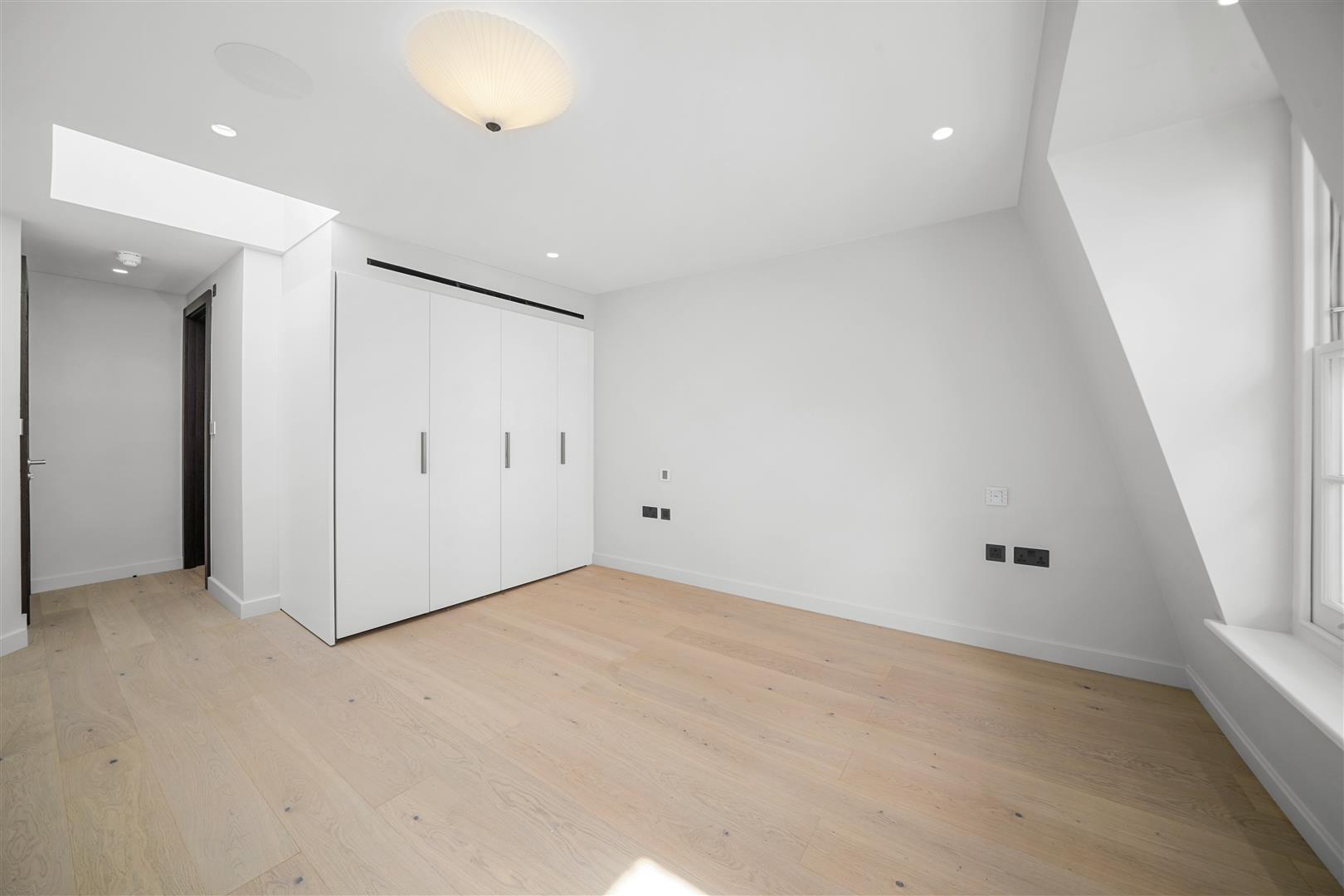 6 bed flat for sale in Princes Gate Mews, London  - Property Image 57