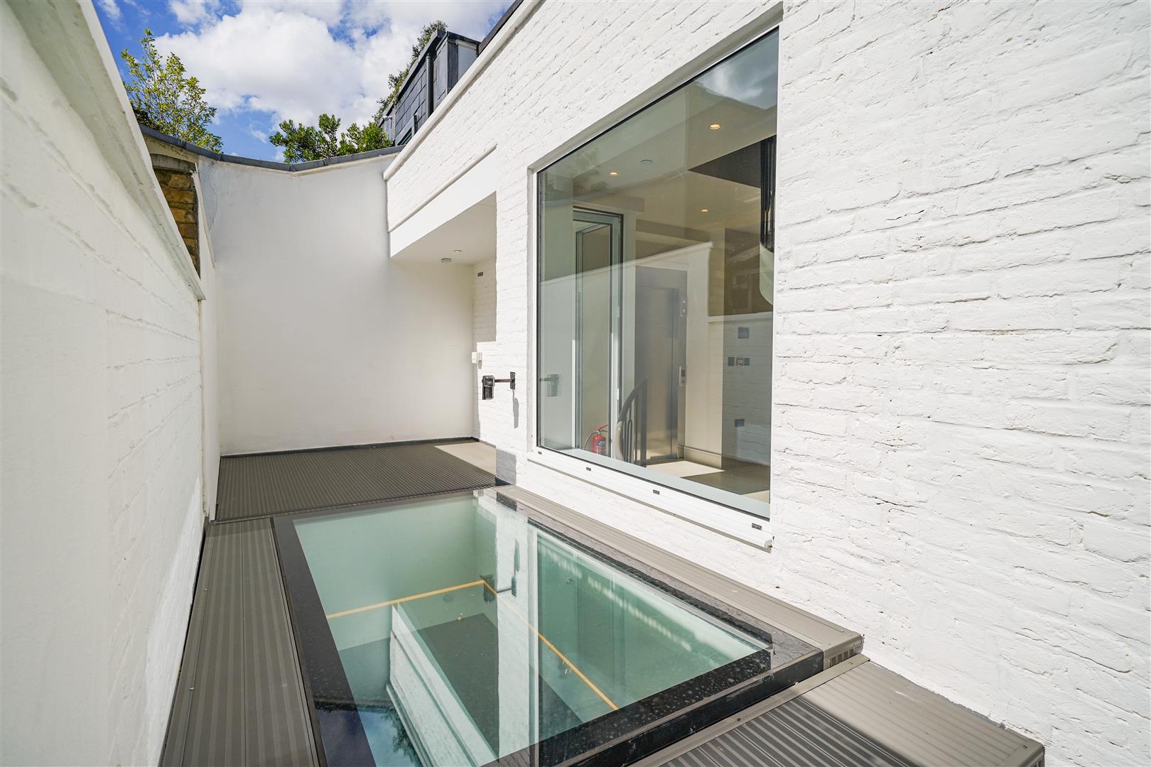 6 bed flat for sale in Princes Gate Mews, London  - Property Image 62