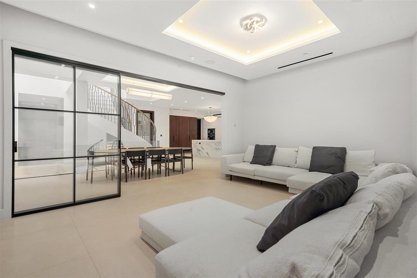 6 bed flat for sale in Princes Gate Mews, London  - Property Image 14