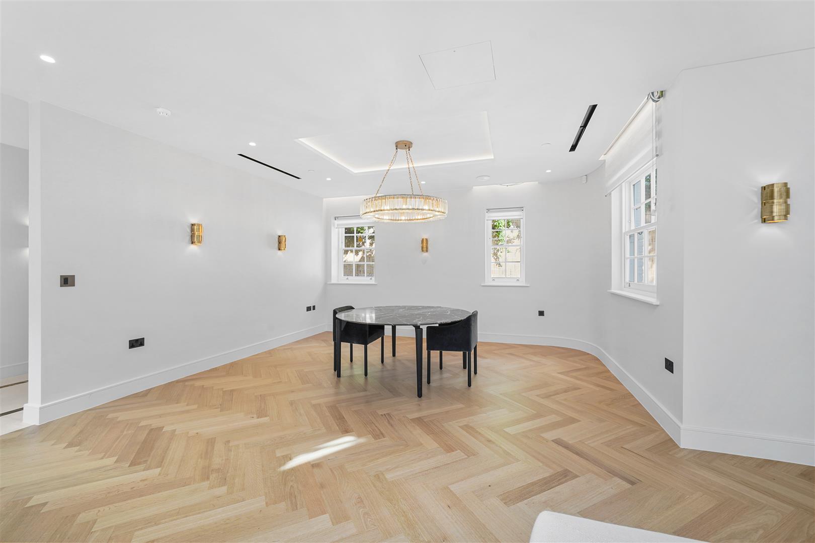 6 bed flat for sale in Princes Gate Mews, London  - Property Image 2