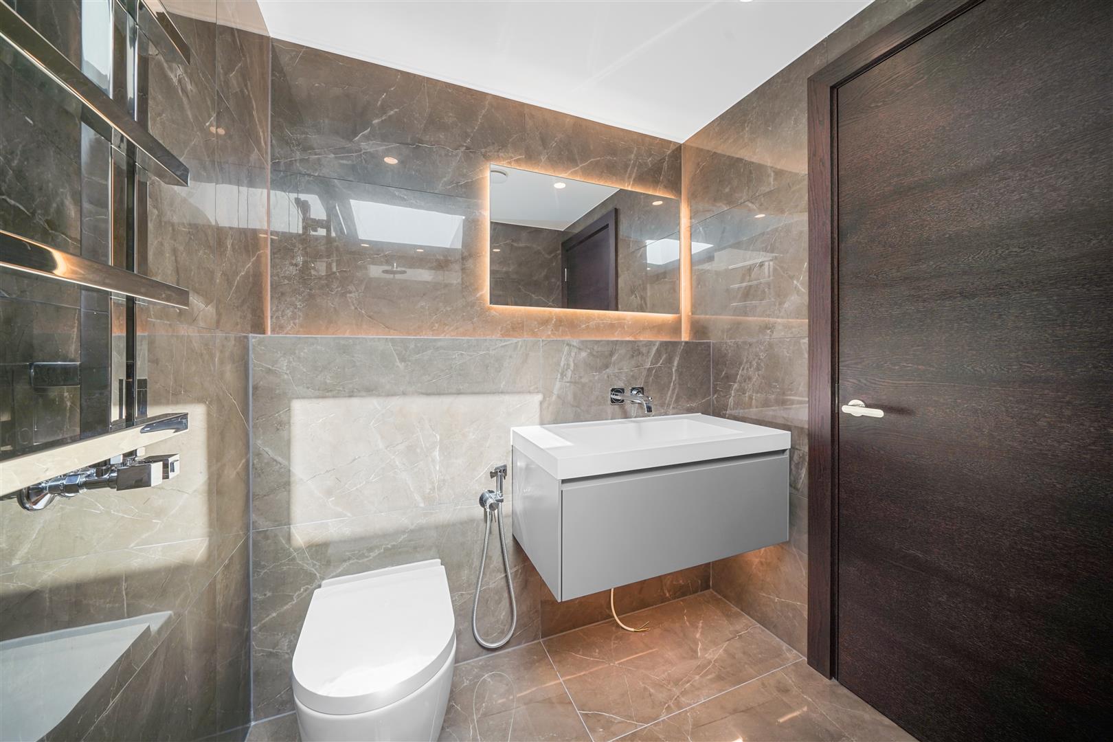 6 bed flat for sale in Princes Gate Mews, London  - Property Image 59