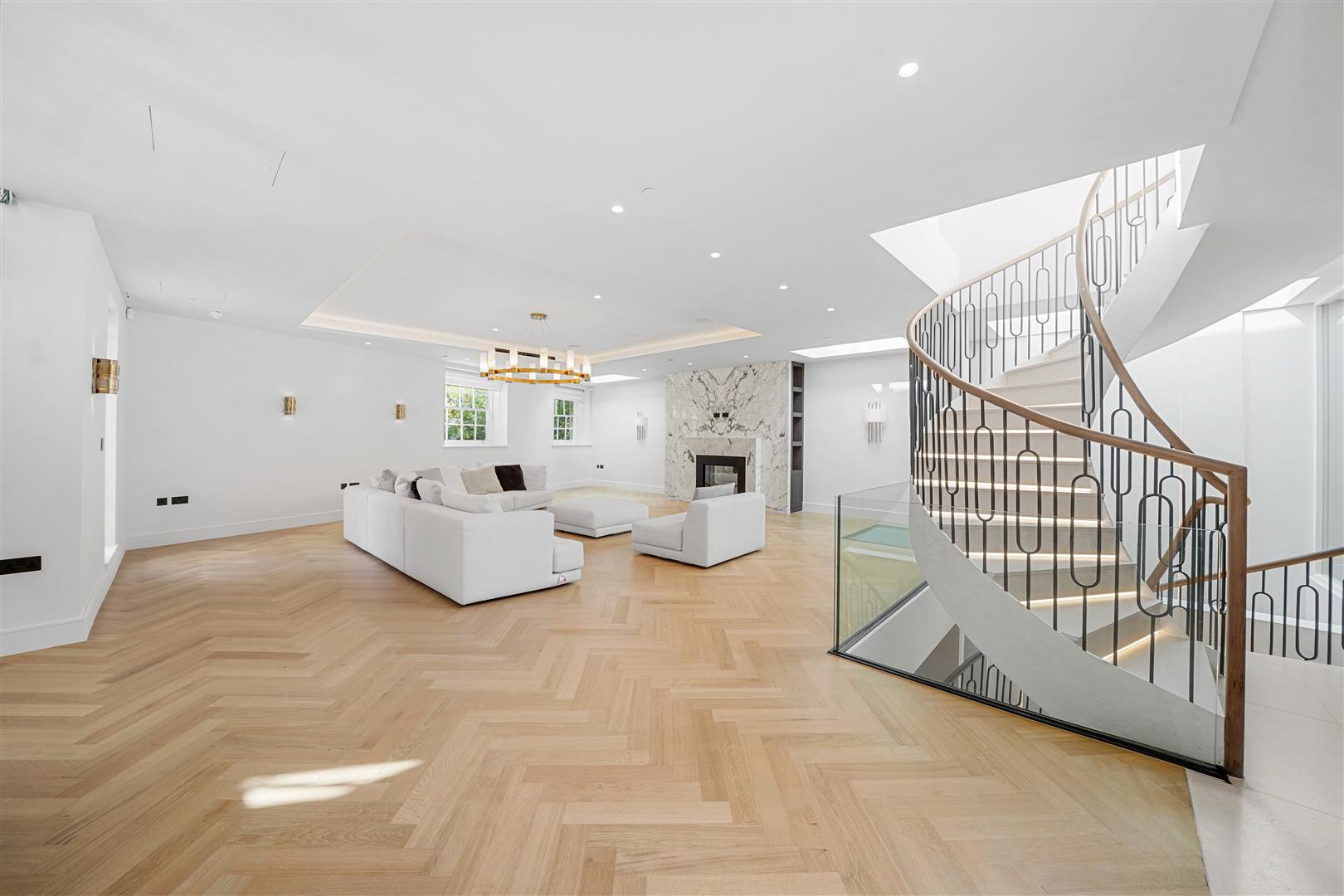 6 bed flat for sale in Princes Gate Mews, London  - Property Image 3