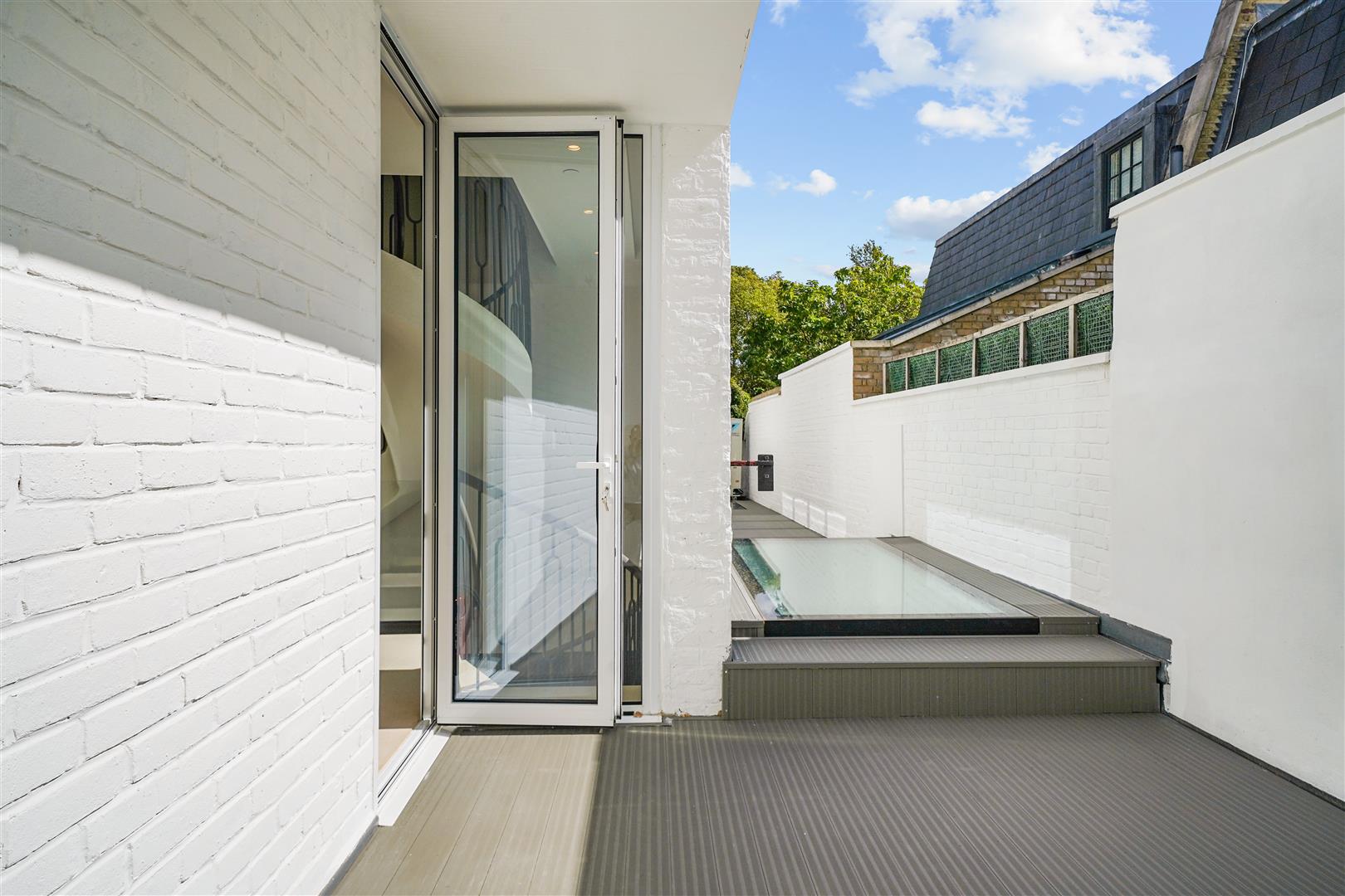 6 bed flat for sale in Princes Gate Mews, London  - Property Image 63