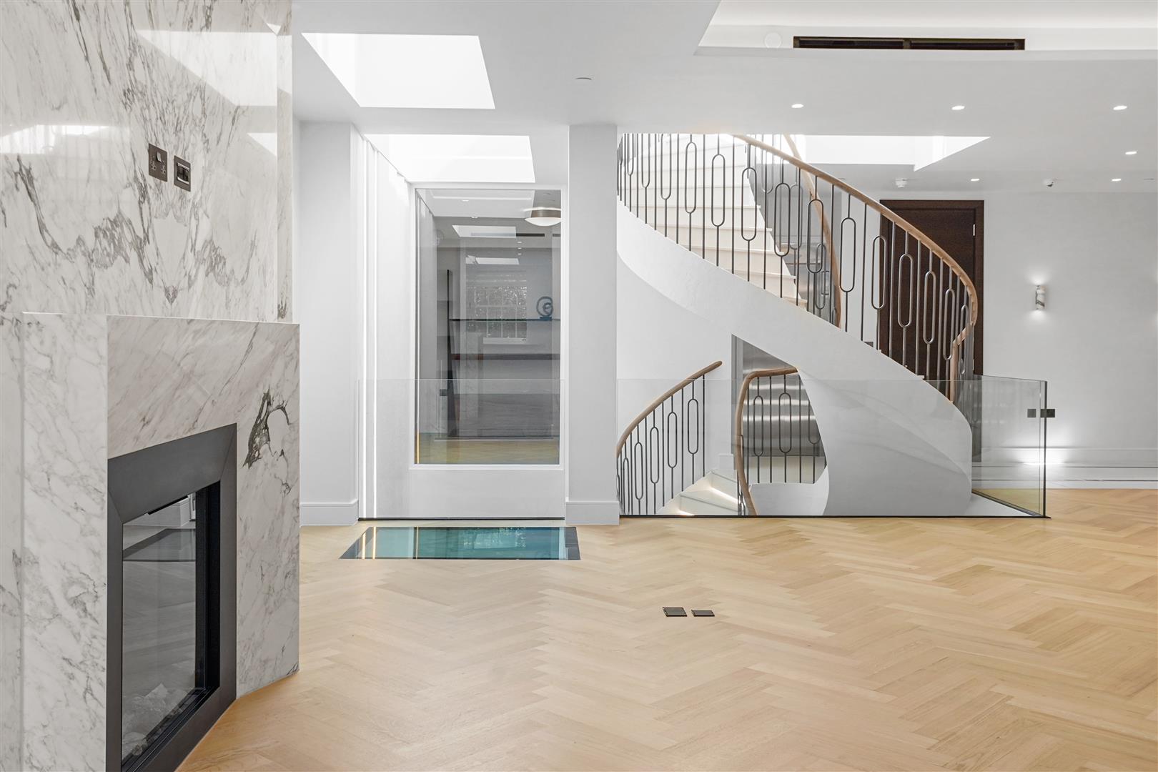 6 bed flat for sale in Princes Gate Mews, London  - Property Image 5
