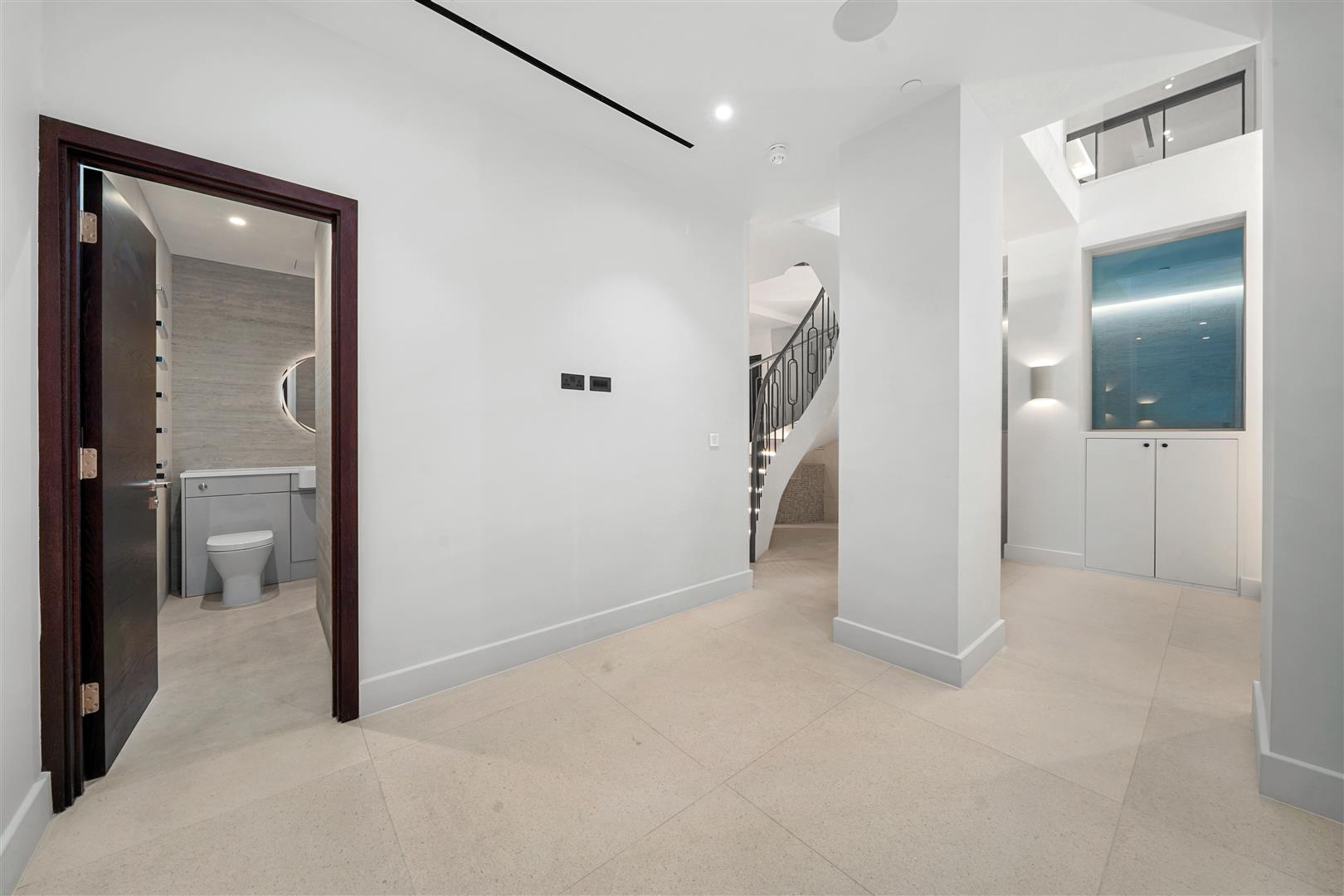 6 bed flat for sale in Princes Gate Mews, London  - Property Image 27