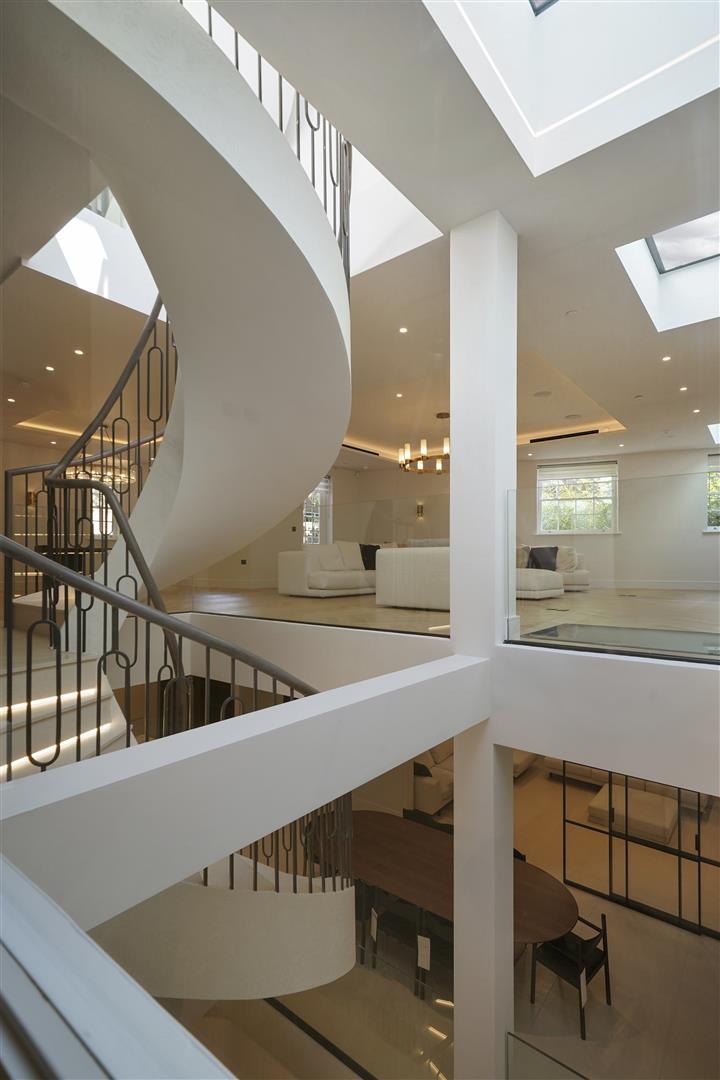 6 bed flat for sale in Princes Gate Mews, London  - Property Image 10