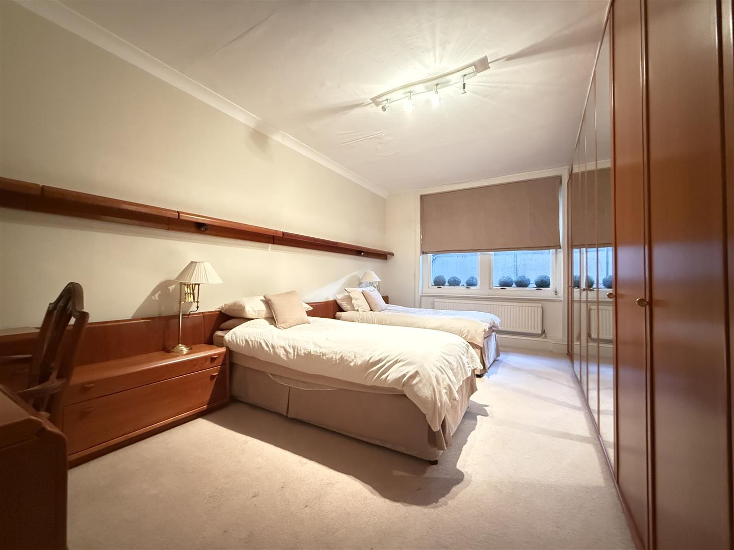 3 bed apartment for sale in Rutland Court, London 6