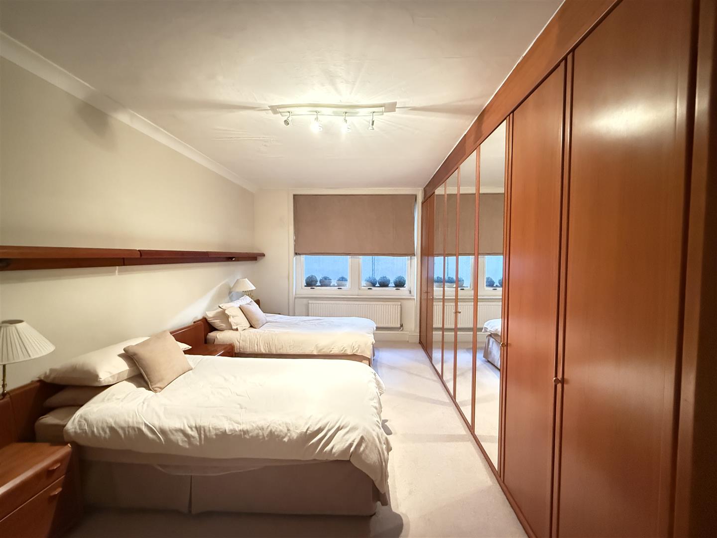 2 bed apartment for sale in Rutland Court, London  - Property Image 5