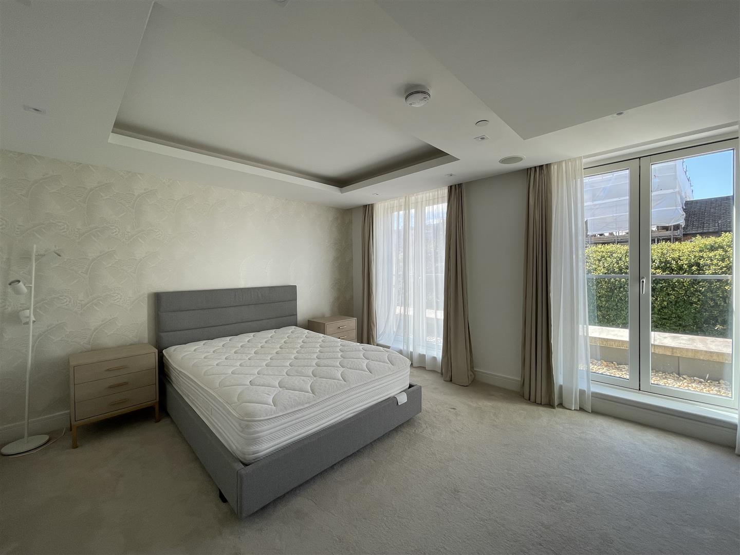 4 bed house to rent in Rainsborough Square, London 10