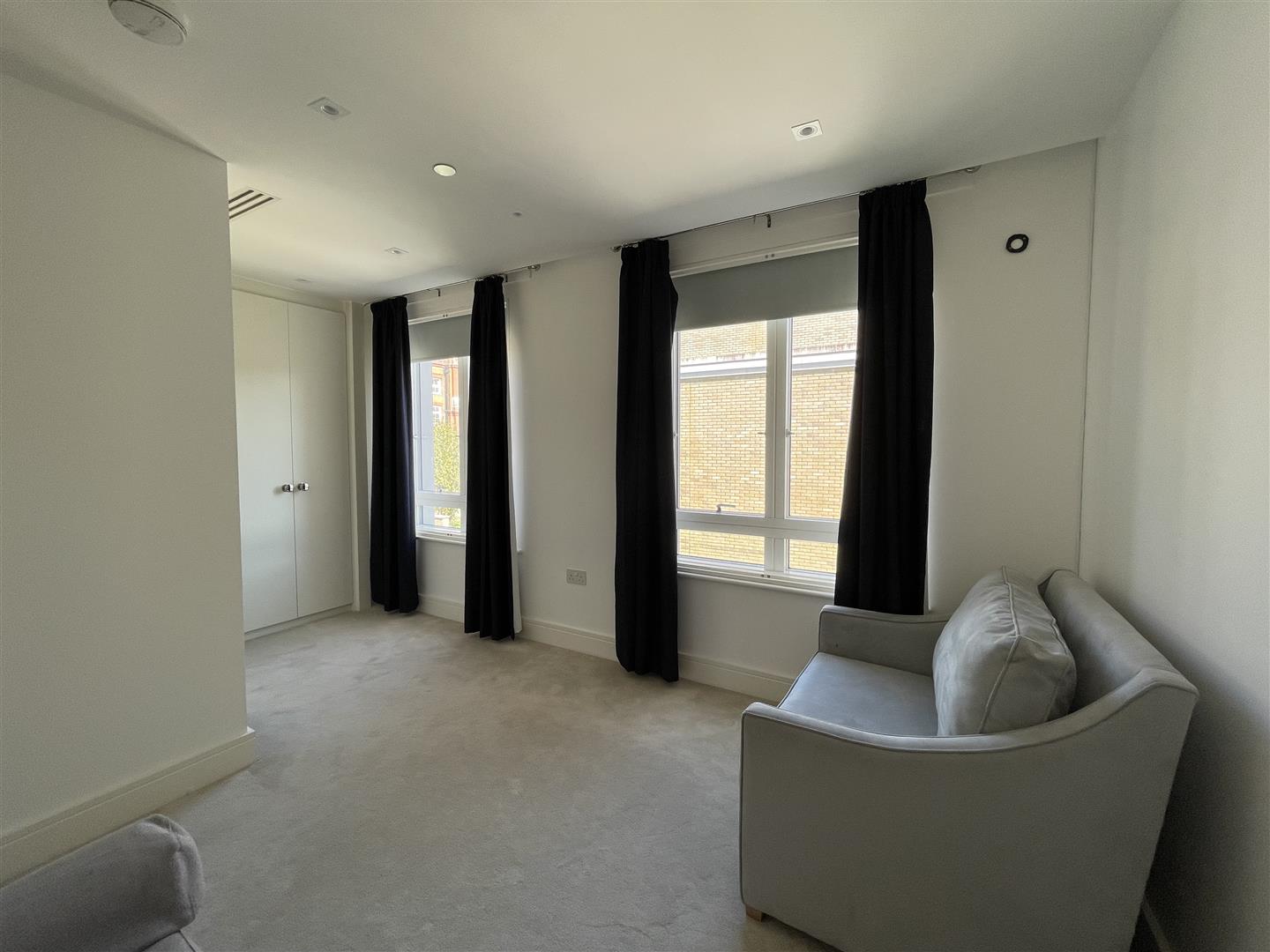 4 bed house to rent in Rainsborough Square, London 15