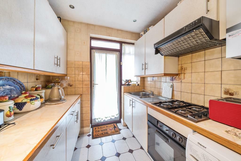 3 bed house to rent in Woolmead Avenue, London 2