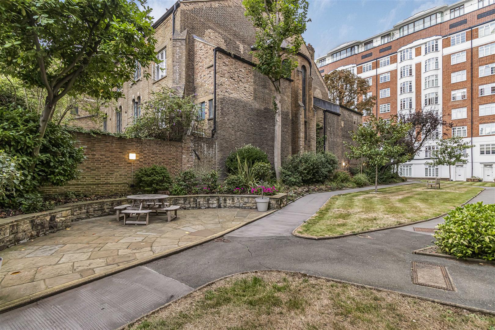2 bed house to rent in Grove End Road, London  - Property Image 18