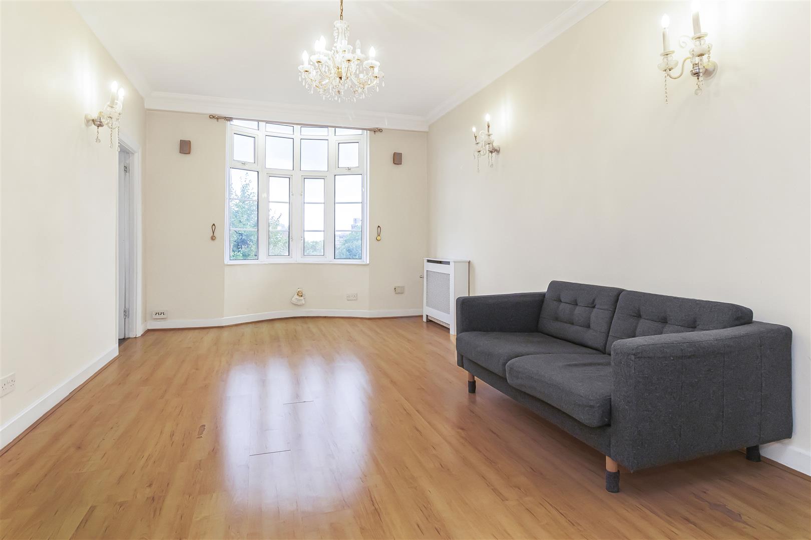 2 bed house to rent in Grove End Road, London  - Property Image 2