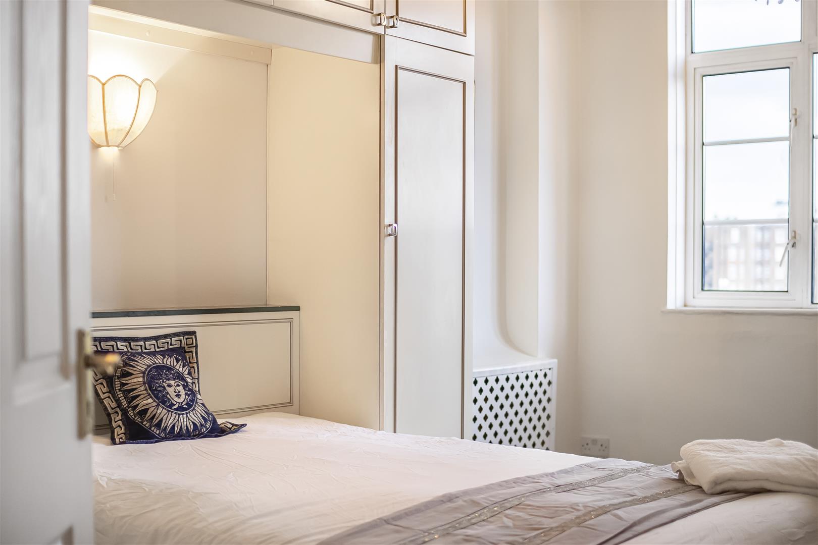 2 bed house to rent in Grove End Road, London  - Property Image 13