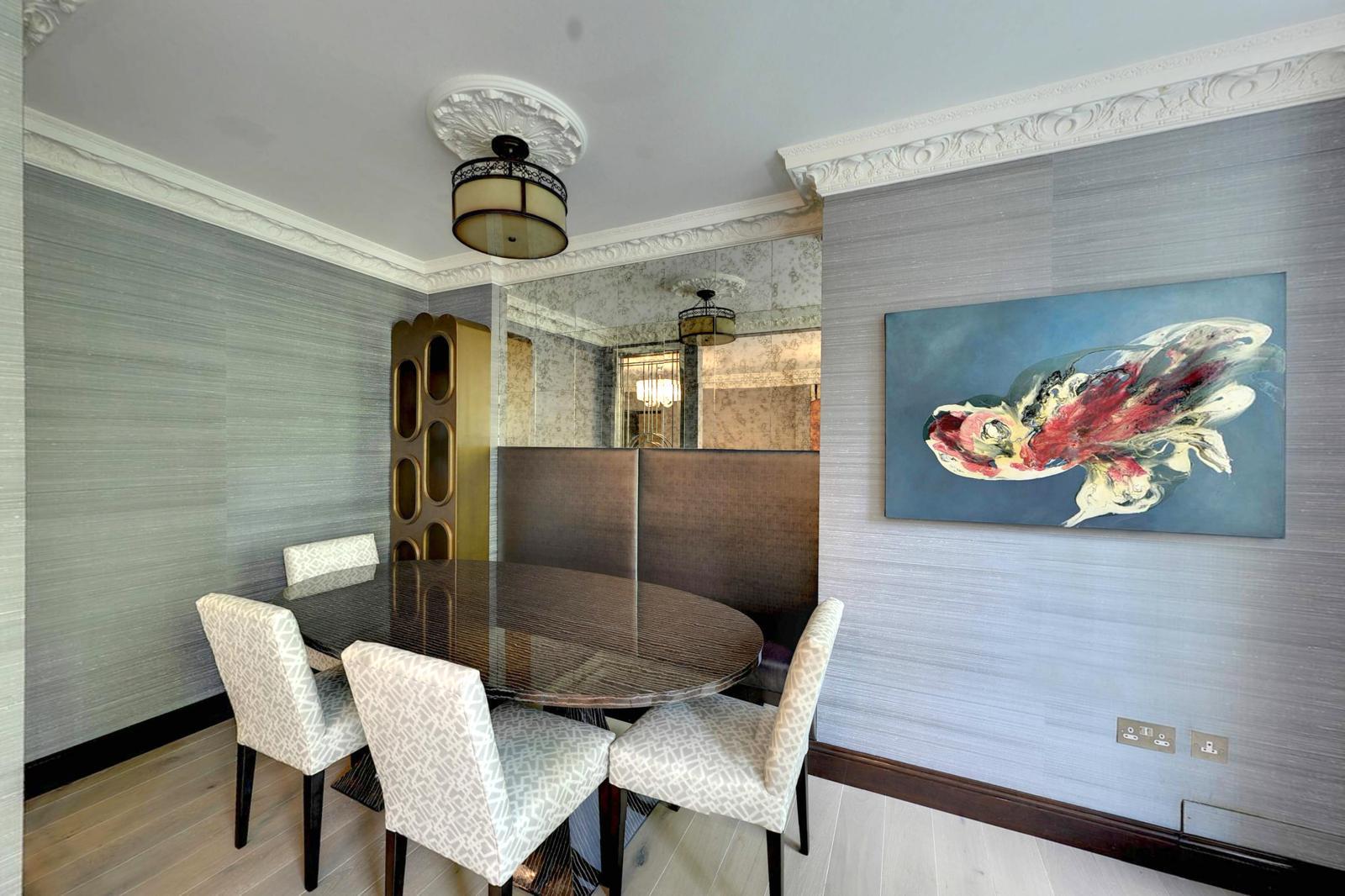 3 bed flat to rent in Rutland Gate, London 2