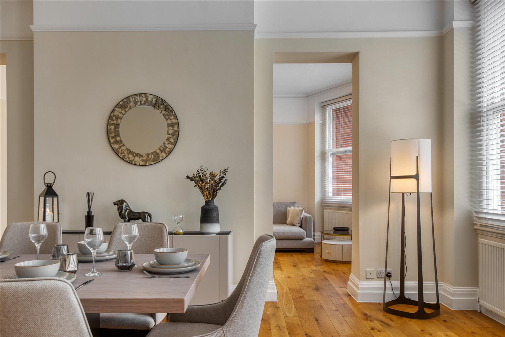 4 bed flat to rent in Kensington Court, London 45