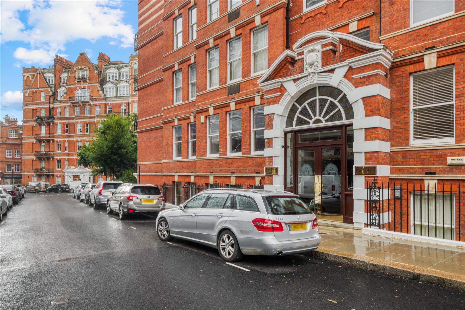 4 bed flat to rent in Kensington Court, London  - Property Image 62