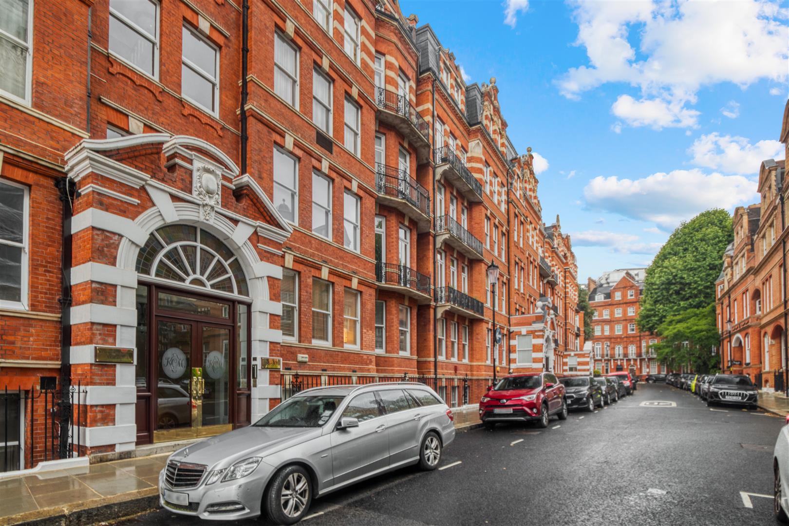 4 bed flat to rent in Kensington Court, London  - Property Image 61