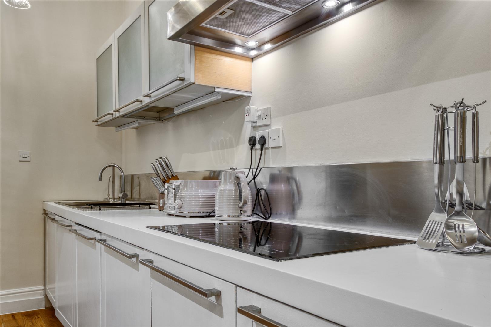 4 bed flat to rent in Kensington Court, London  - Property Image 57