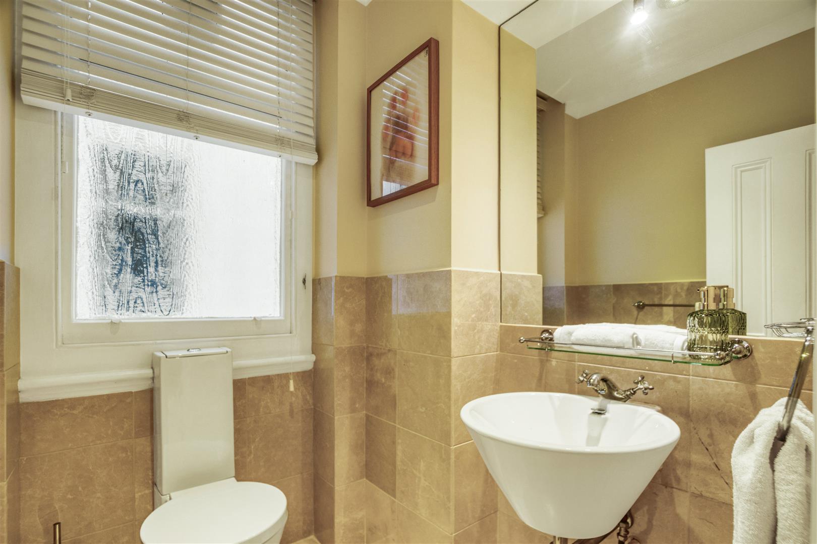 4 bed flat to rent in Kensington Court, London 44