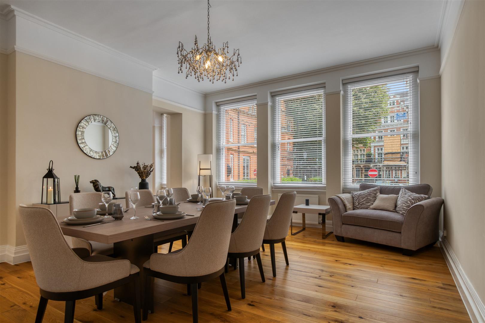 4 bed flat to rent in Kensington Court, London 13