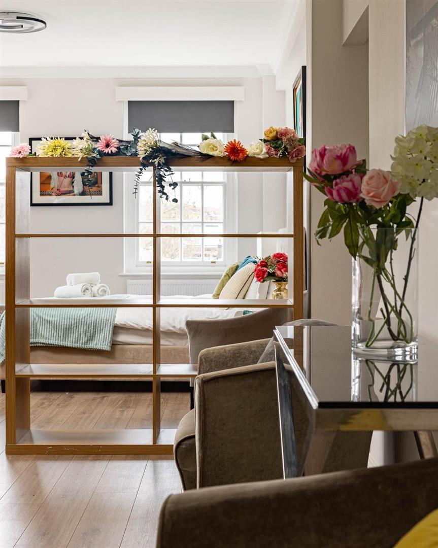 3 bed house to rent in Warwick Gardens, London 19