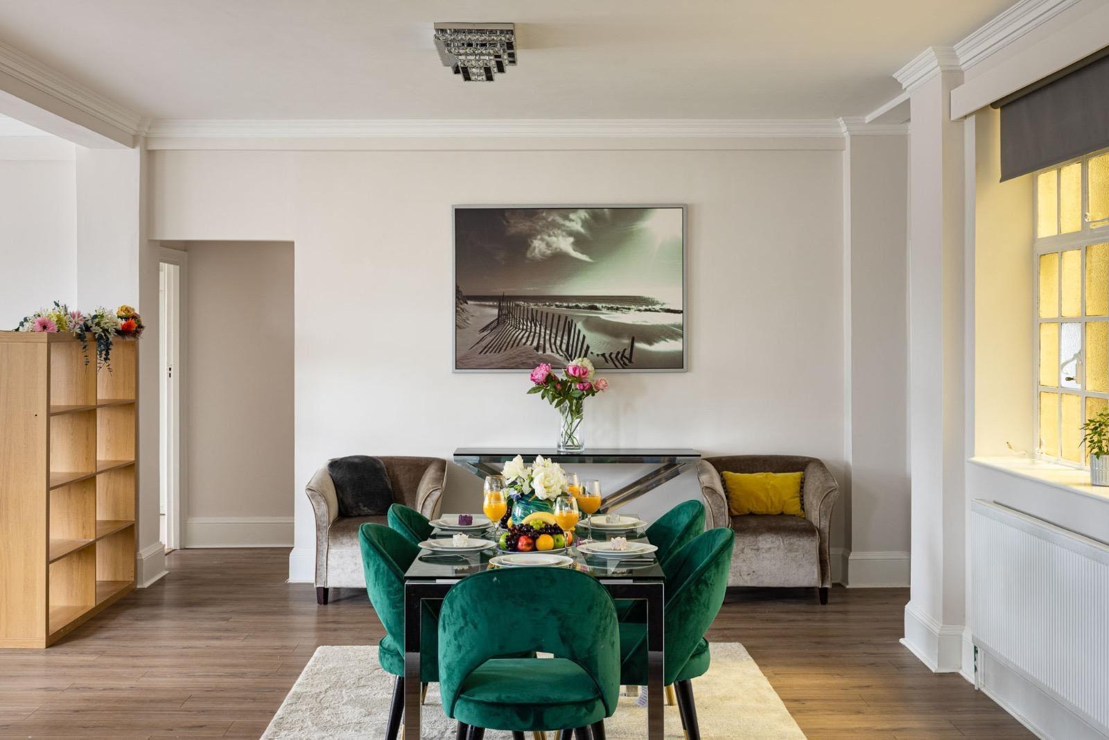 3 bed house to rent in Warwick Gardens, London 6