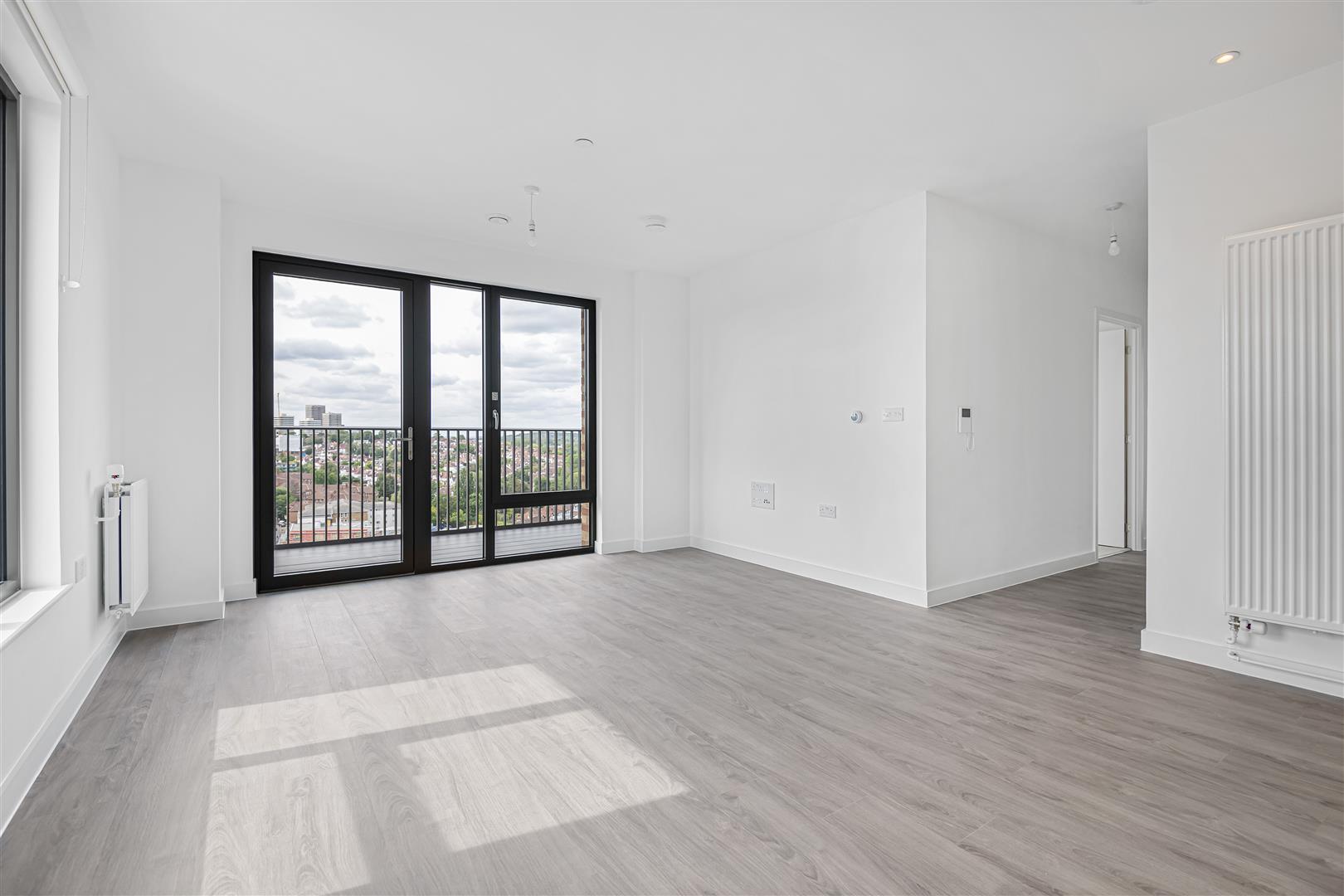 2 bed flat to rent in Pullman House, London 1