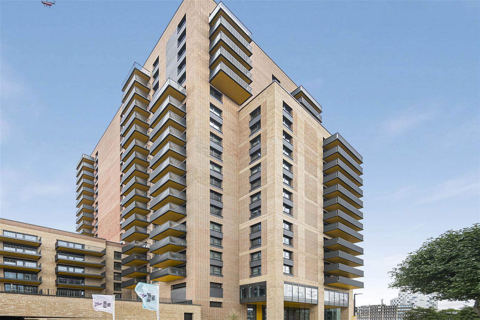 2 bed flat to rent in Pullman House, London 22